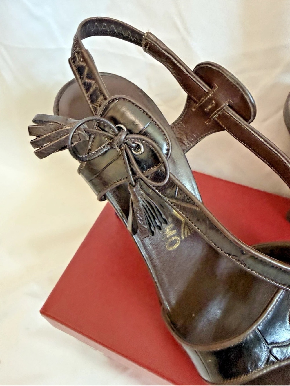 Salvatore Ferragamo Brown Embossed Leather Sandal Heels - Size 9 B - Picture 3 of 8
